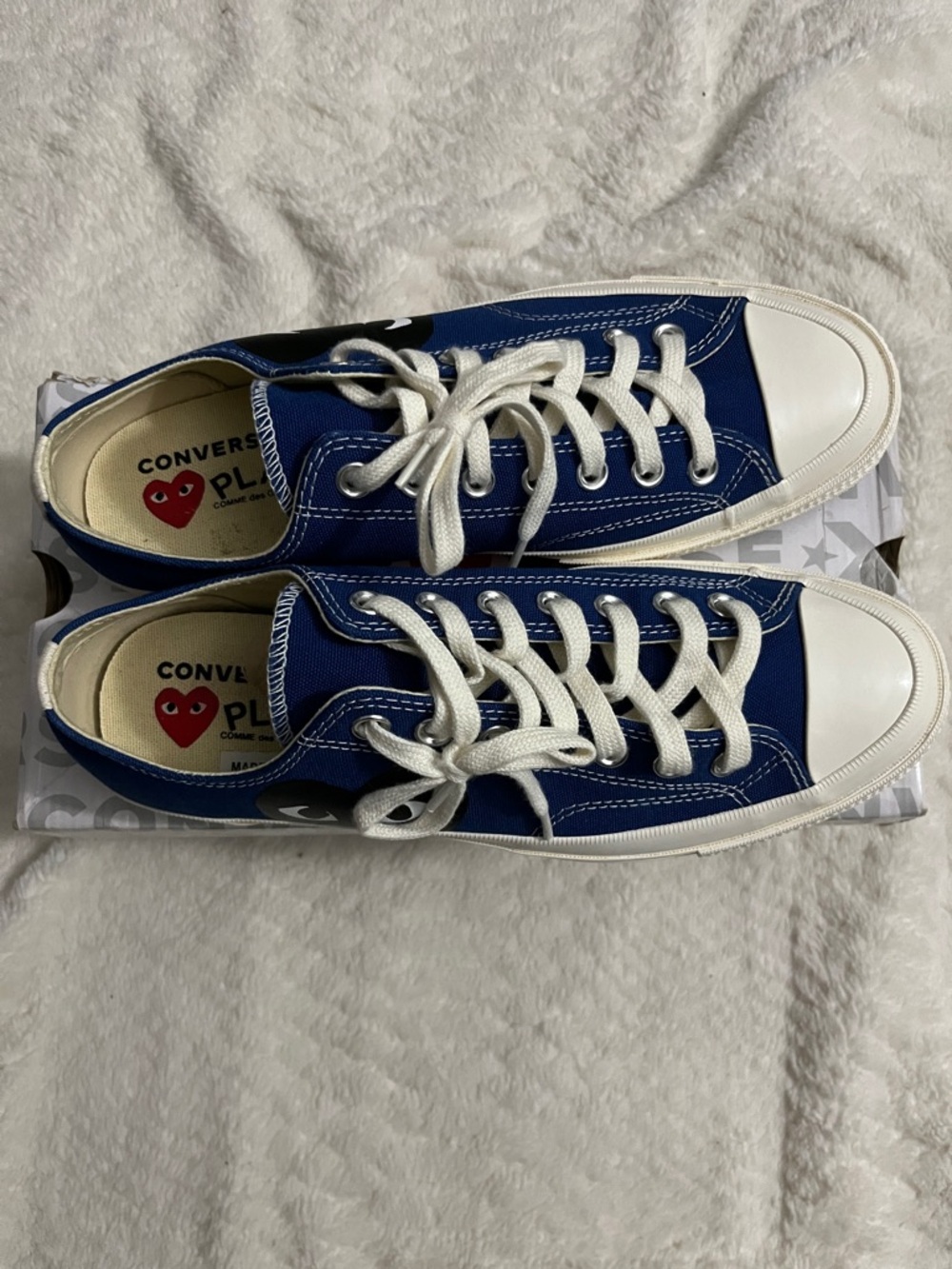 Converse PLAY comme des garcons Low-Top Canvas Sneakers in Blue and White